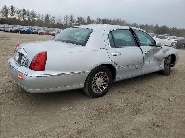 Photo 2 VIN: 1LNHM82W3YY940051 - LINCOLN TOWNCAR 