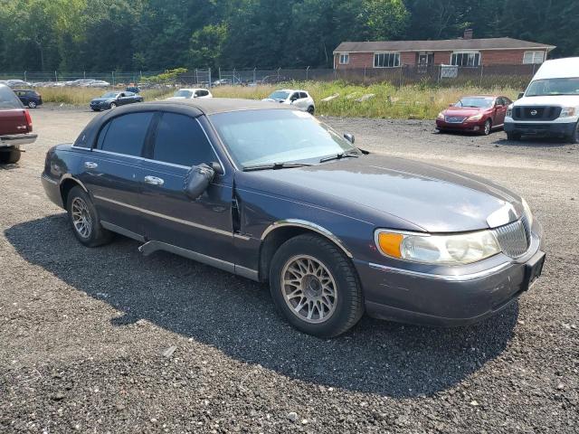 Photo 3 VIN: 1LNHM82W41Y608108 - LINCOLN TOWNCAR 