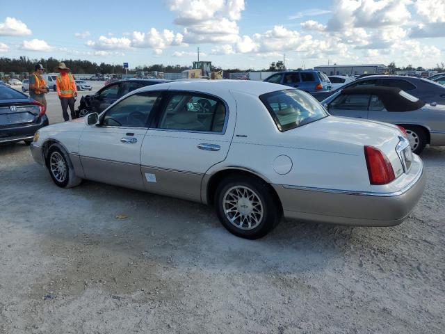 Photo 1 VIN: 1LNHM82W41Y661617 - LINCOLN TOWN CAR S 