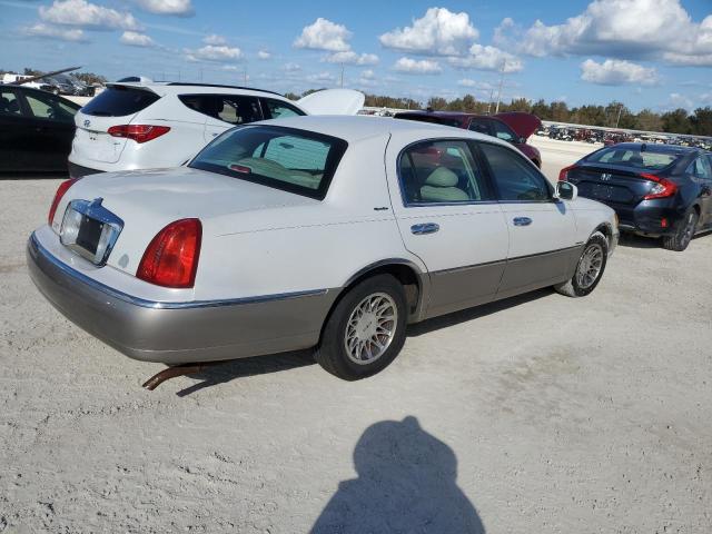 Photo 2 VIN: 1LNHM82W41Y661617 - LINCOLN TOWN CAR S 