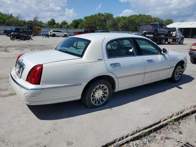 Photo 2 VIN: 1LNHM82W42Y614413 - LINCOLN TOWN CAR S 