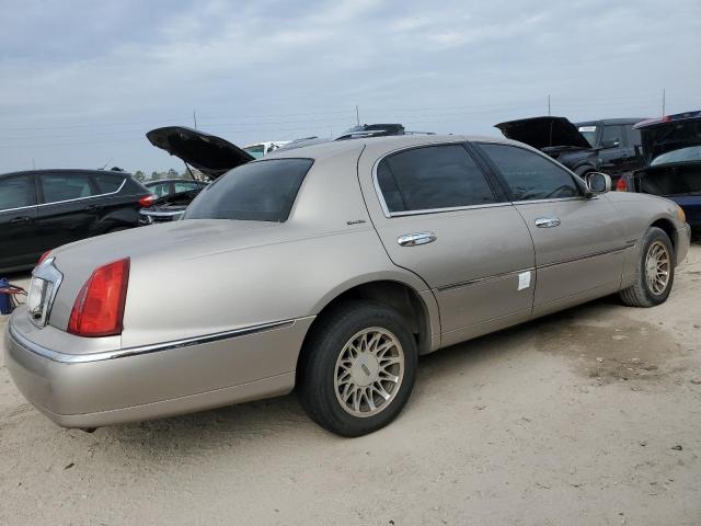 Photo 2 VIN: 1LNHM82W42Y658153 - LINCOLN TOWN CAR S 