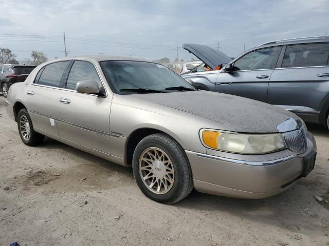 Photo 3 VIN: 1LNHM82W42Y658153 - LINCOLN TOWN CAR S 