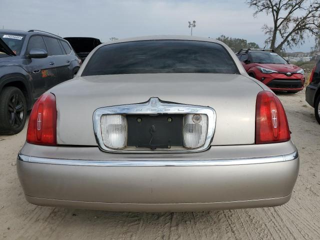 Photo 5 VIN: 1LNHM82W42Y658153 - LINCOLN TOWN CAR S 