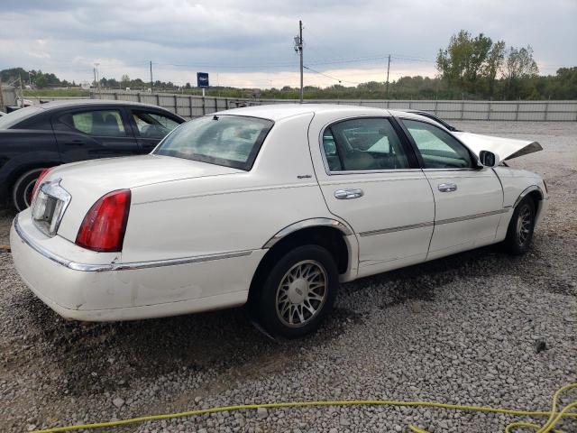 Photo 2 VIN: 1LNHM82W42Y665460 - LINCOLN TOWN CAR S 