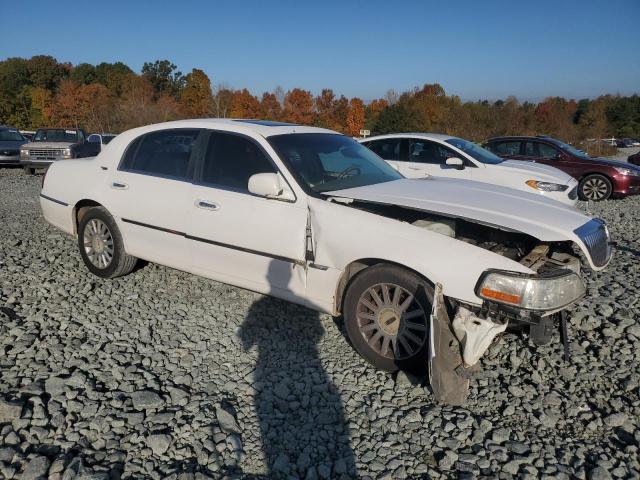 Photo 3 VIN: 1LNHM82W45Y645391 - LINCOLN TOWN CAR S 