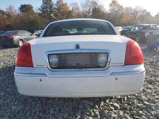 Photo 5 VIN: 1LNHM82W45Y645391 - LINCOLN TOWN CAR S 