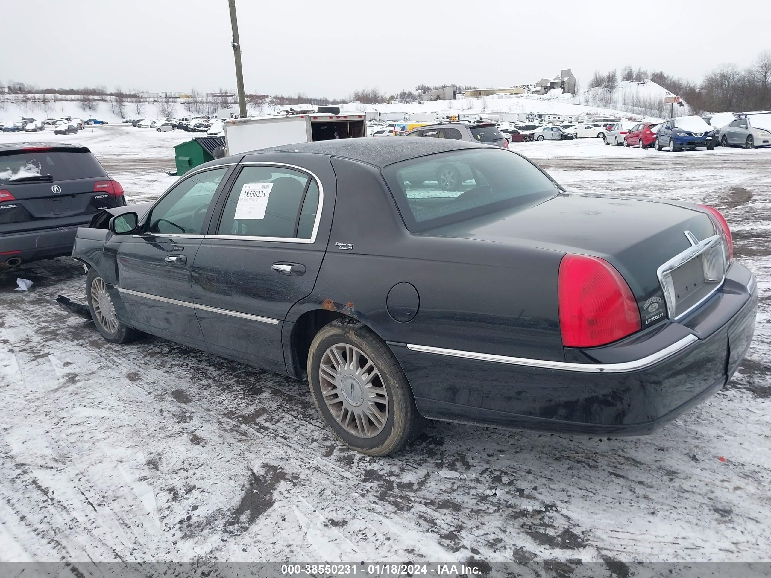 Photo 2 VIN: 1LNHM82W46Y604096 - LINCOLN TOWN CAR 