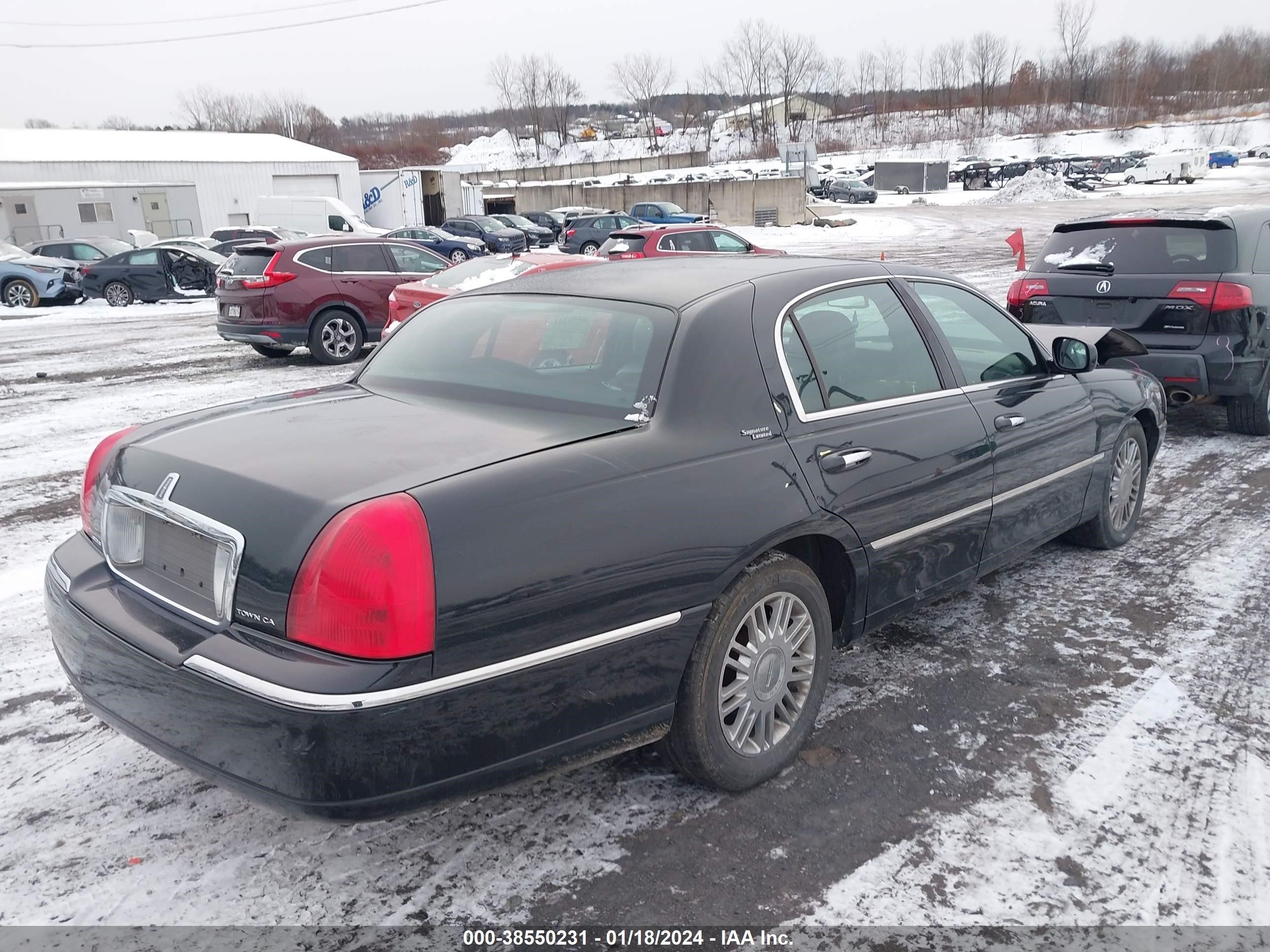 Photo 3 VIN: 1LNHM82W46Y604096 - LINCOLN TOWN CAR 