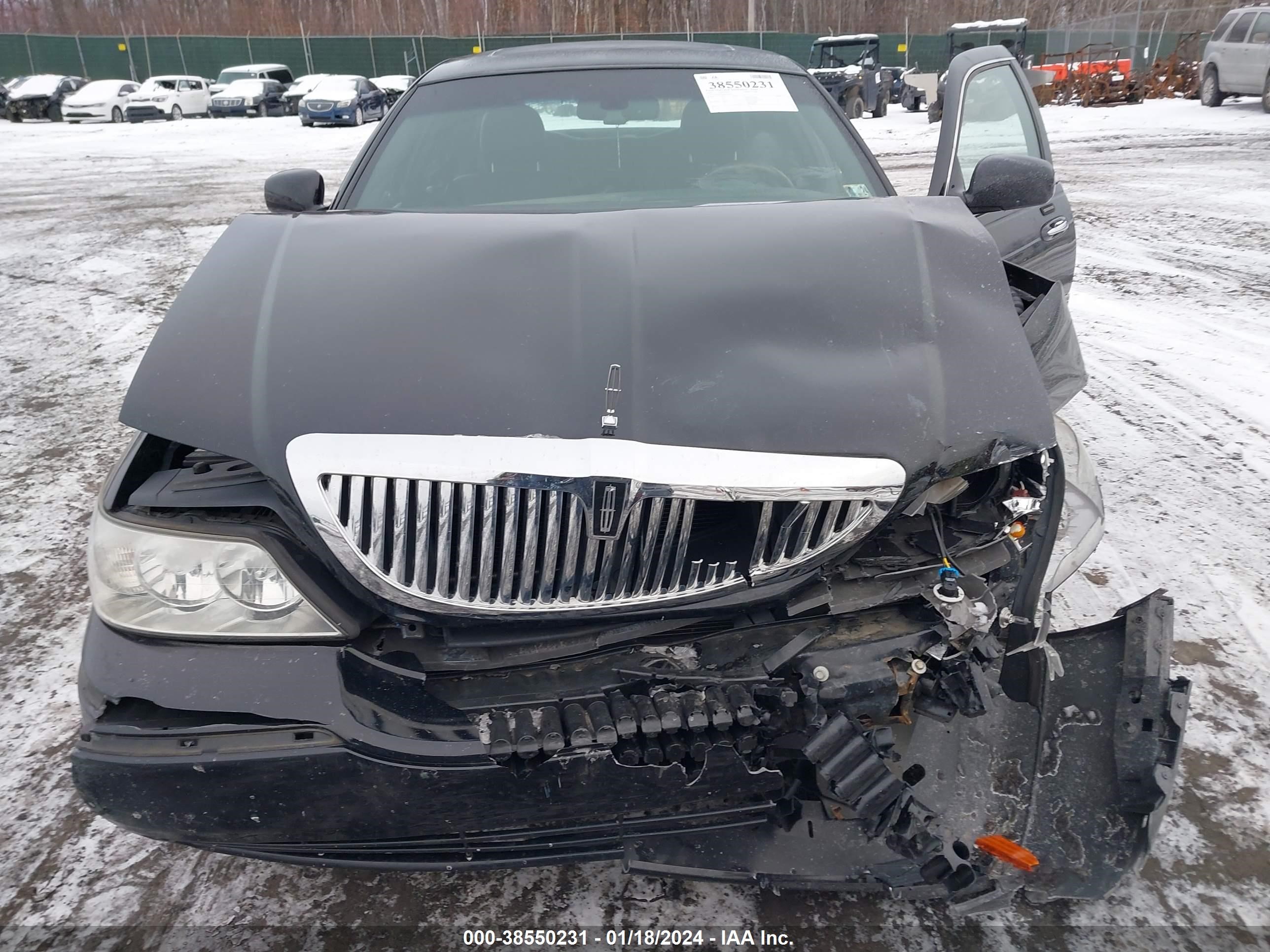 Photo 5 VIN: 1LNHM82W46Y604096 - LINCOLN TOWN CAR 