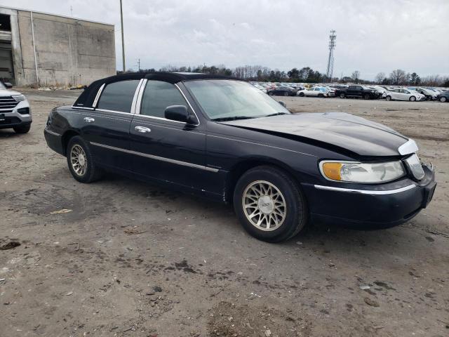 Photo 3 VIN: 1LNHM82W52Y621564 - LINCOLN TOWNCAR 