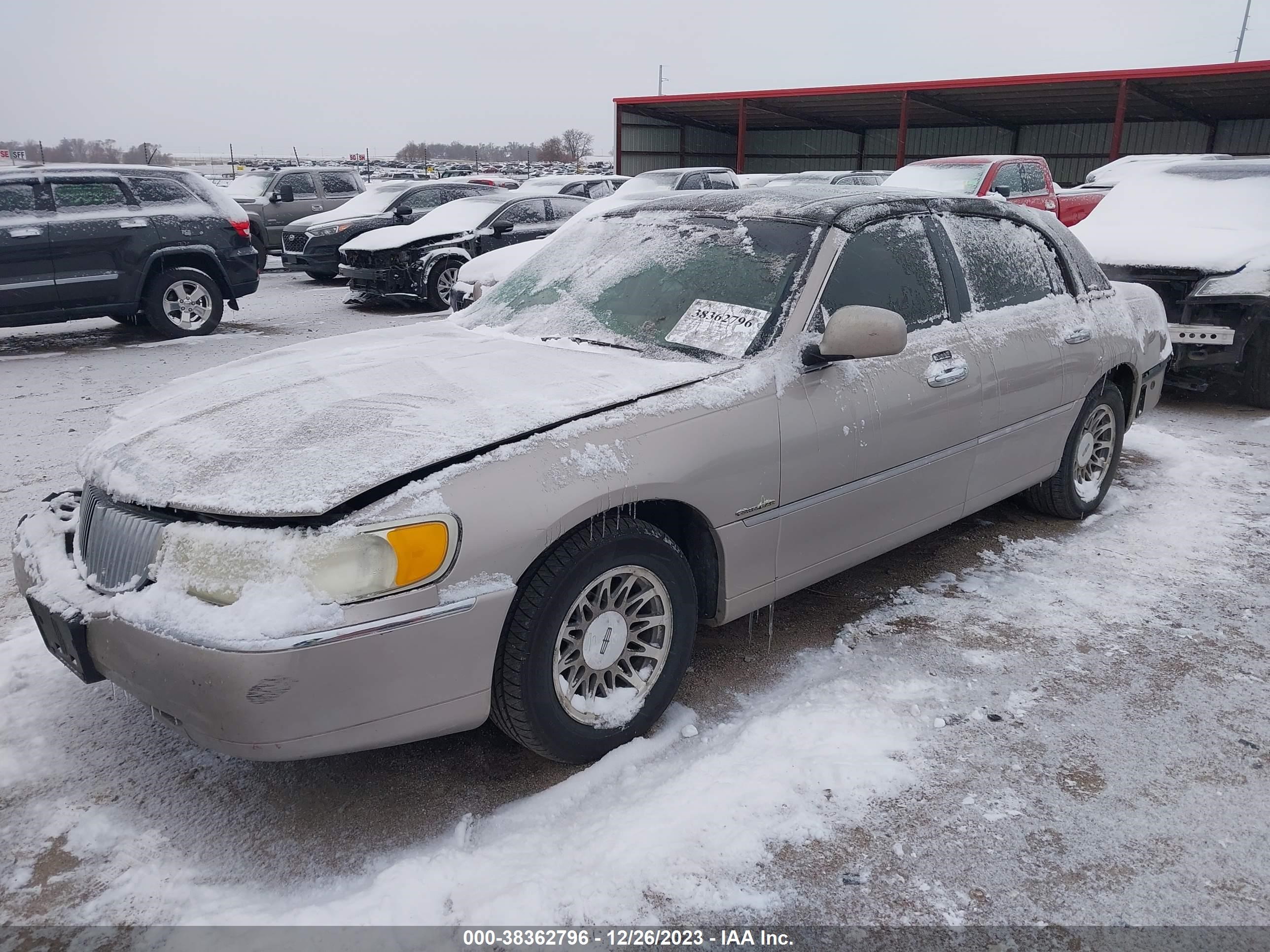 Photo 1 VIN: 1LNHM82W52Y652944 - LINCOLN TOWN CAR 