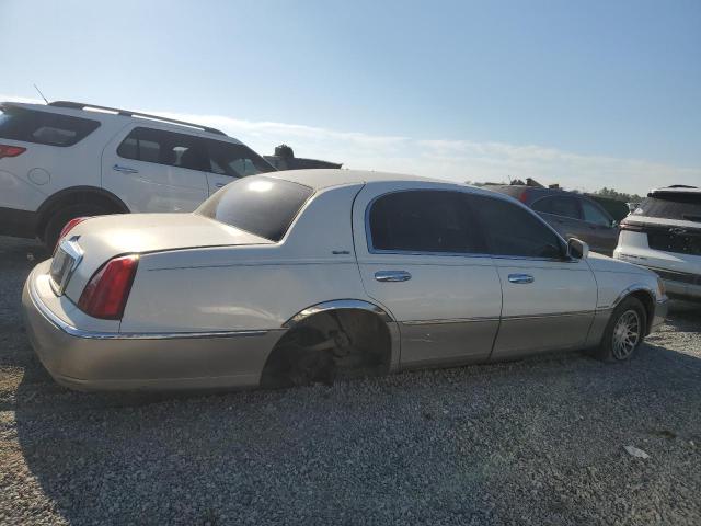 Photo 2 VIN: 1LNHM82W52Y653706 - LINCOLN TOWN CAR S 