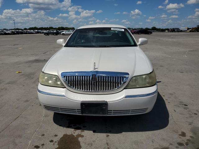 Photo 4 VIN: 1LNHM82W53Y615135 - LINCOLN TOWN CAR S 