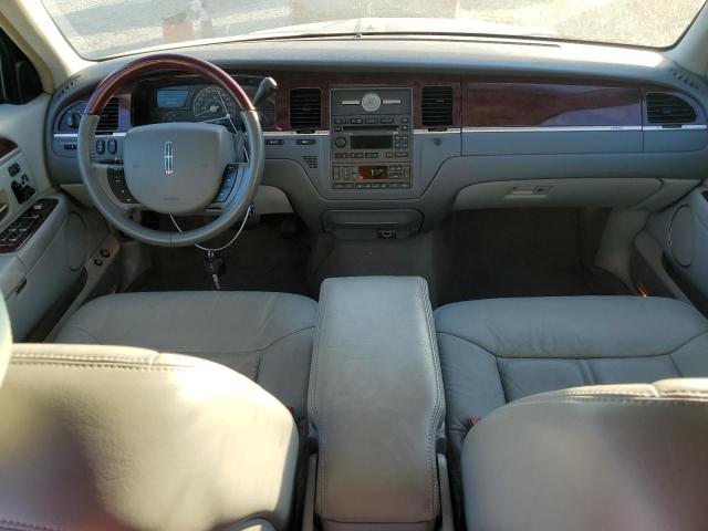 Photo 7 VIN: 1LNHM82W55Y636764 - LINCOLN TOWN CAR S 