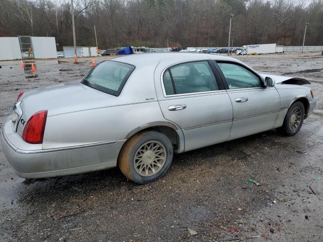 Photo 2 VIN: 1LNHM82W5YY898756 - LINCOLN TOWNCAR 