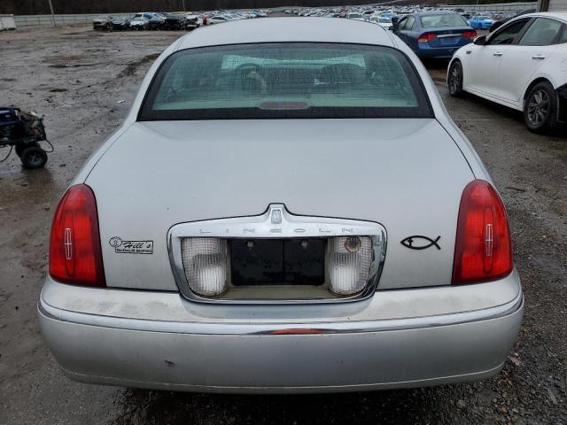 Photo 5 VIN: 1LNHM82W5YY898756 - LINCOLN TOWNCAR 