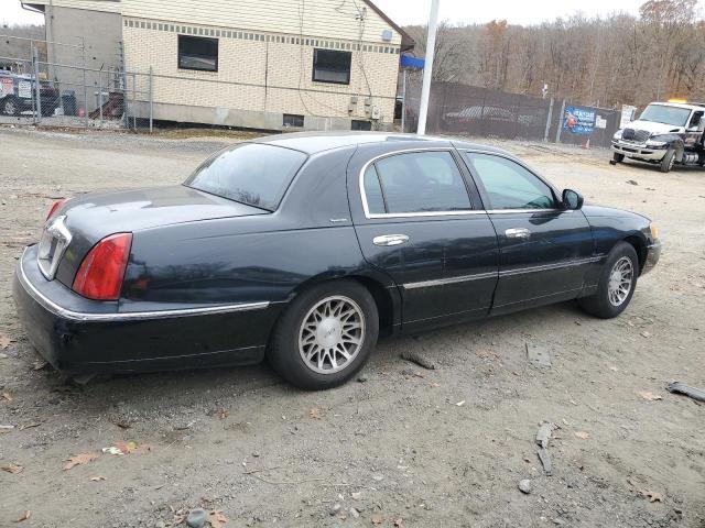 Photo 2 VIN: 1LNHM82W5YY919038 - LINCOLN TOWN CAR S 