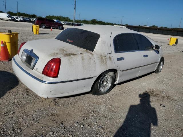 Photo 2 VIN: 1LNHM82W61Y665894 - LINCOLN TOWN CAR S 