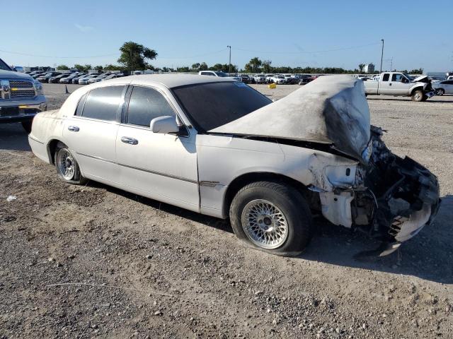 Photo 3 VIN: 1LNHM82W61Y665894 - LINCOLN TOWN CAR S 