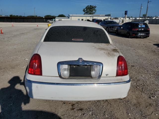 Photo 5 VIN: 1LNHM82W61Y665894 - LINCOLN TOWN CAR S 