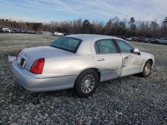 Photo 2 VIN: 1LNHM82W61Y703138 - LINCOLN TOWNCAR 