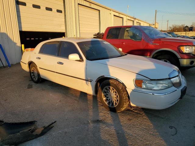 Photo 3 VIN: 1LNHM82W62Y626367 - LINCOLN TOWNCAR 