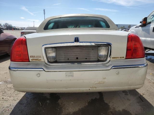 Photo 5 VIN: 1LNHM82W63Y694413 - LINCOLN TOWNCAR 