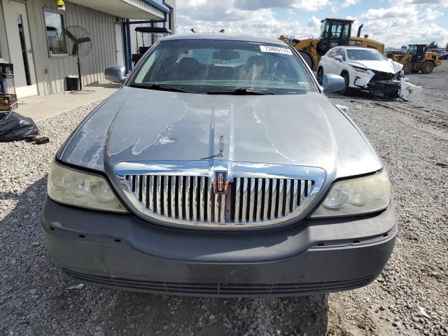 Photo 4 VIN: 1LNHM82W63Y700372 - LINCOLN TOWN CAR S 