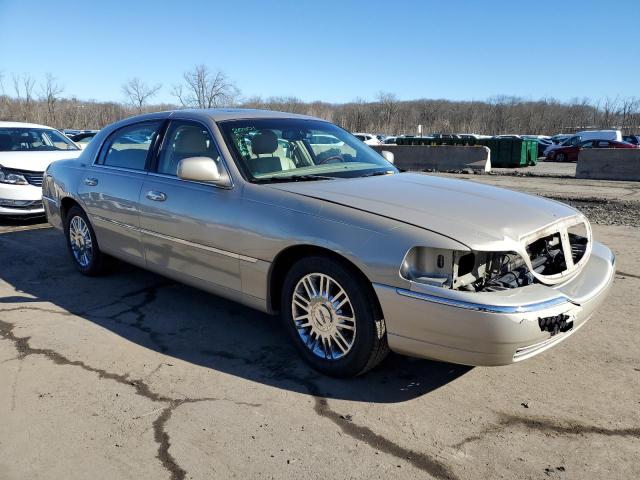 Photo 3 VIN: 1LNHM82W67Y636579 - LINCOLN TOWNCAR 