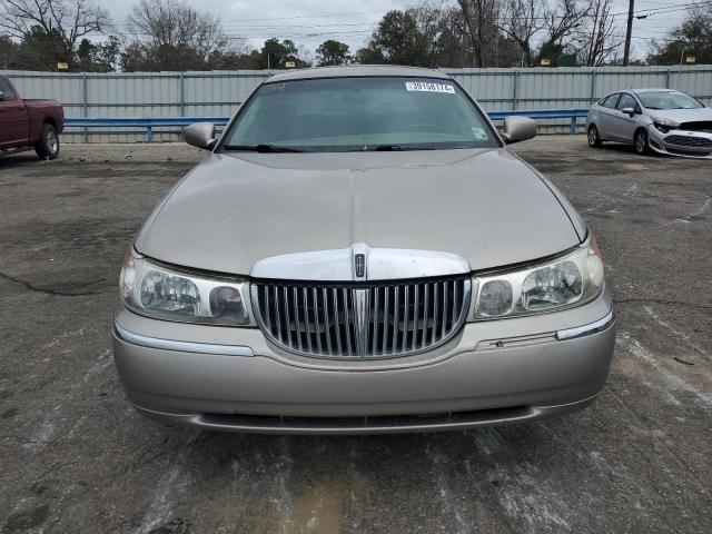 Photo 4 VIN: 1LNHM82W71Y612315 - LINCOLN TOWNCAR 