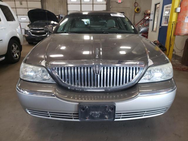 Photo 4 VIN: 1LNHM82W73Y687714 - LINCOLN TOWN CAR S 