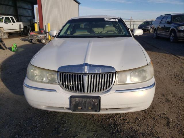 Photo 4 VIN: 1LNHM82W7YY864527 - LINCOLN TOWNCAR 