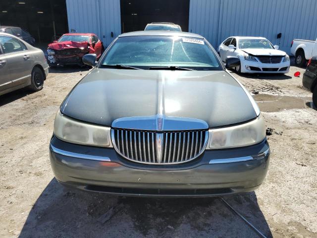 Photo 4 VIN: 1LNHM82W81Y738182 - LINCOLN TOWNCAR 