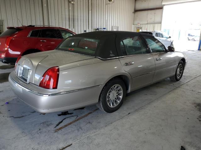 Photo 2 VIN: 1LNHM82W82Y611675 - LINCOLN TOWN CAR S 