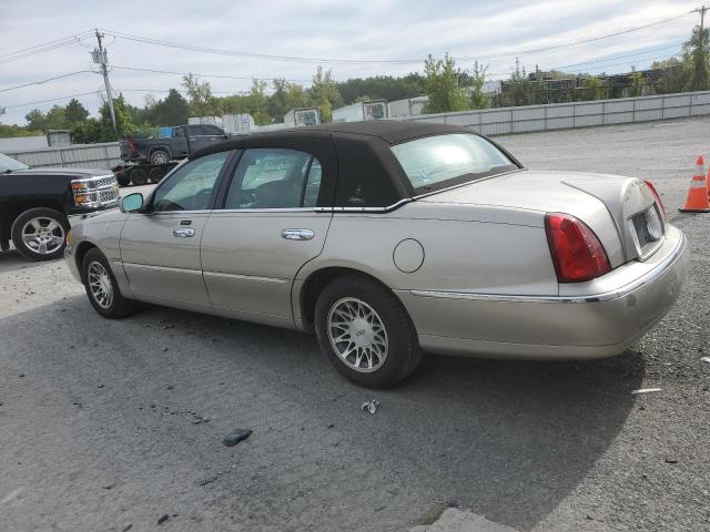 Photo 1 VIN: 1LNHM82W82Y611675 - LINCOLN TOWN CAR S 