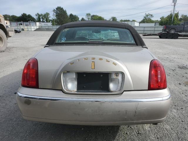 Photo 5 VIN: 1LNHM82W82Y611675 - LINCOLN TOWN CAR S 