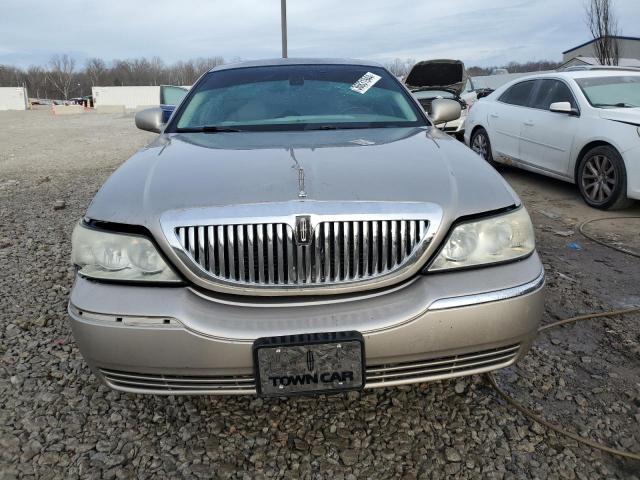 Photo 4 VIN: 1LNHM82W83Y606574 - LINCOLN TOWNCAR 