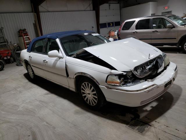 Photo 3 VIN: 1LNHM82W83Y633578 - LINCOLN TOWNCAR 