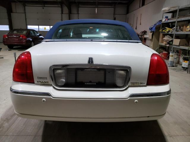 Photo 5 VIN: 1LNHM82W83Y633578 - LINCOLN TOWNCAR 