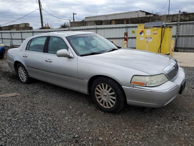 Photo 3 VIN: 1LNHM82W83Y653832 - LINCOLN TOWNCAR 