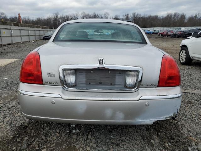 Photo 5 VIN: 1LNHM82W83Y653832 - LINCOLN TOWNCAR 