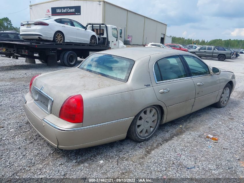 Photo 3 VIN: 1LNHM82W85Y635544 - LINCOLN TOWN CAR 