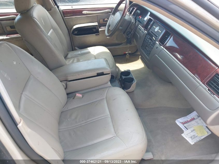 Photo 4 VIN: 1LNHM82W85Y635544 - LINCOLN TOWN CAR 