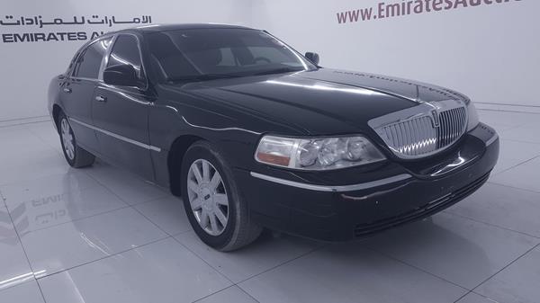 Photo 9 VIN: 1LNHM82W85Y658791 - LINCOLN TOWN 