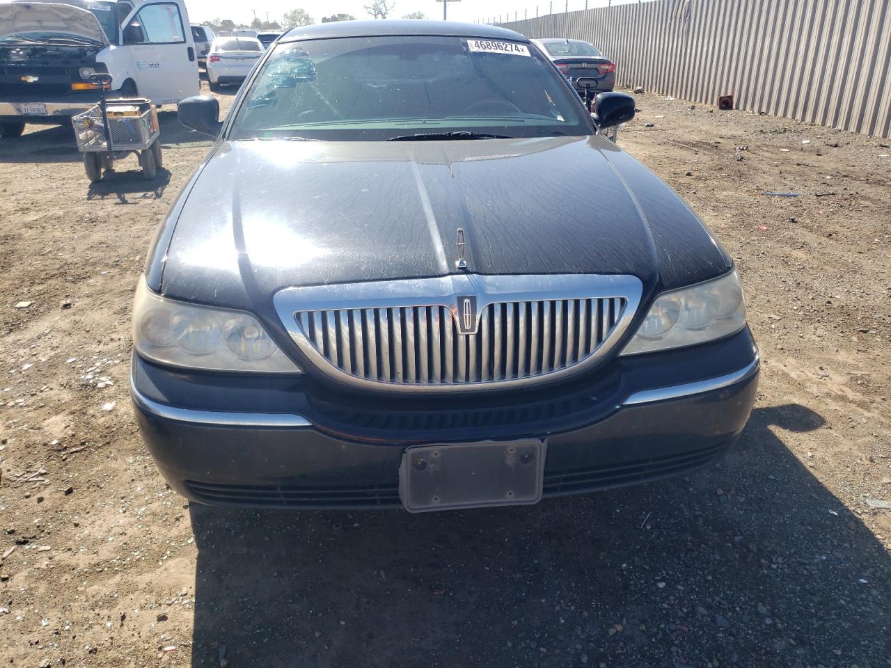 Photo 4 VIN: 1LNHM82W85Y669788 - LINCOLN TOWN CAR 