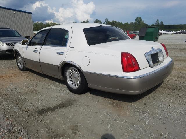 Photo 2 VIN: 1LNHM82W8XY668160 - LINCOLN TOWN CAR S 