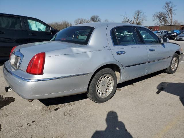 Photo 2 VIN: 1LNHM82W8XY708480 - LINCOLN TOWNCAR 