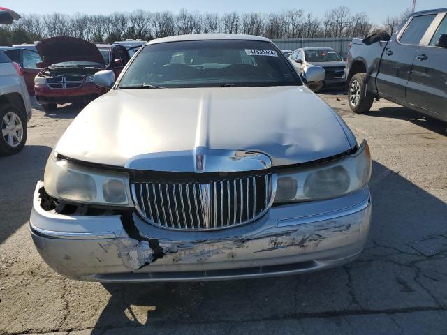 Photo 4 VIN: 1LNHM82W8XY708480 - LINCOLN TOWNCAR 