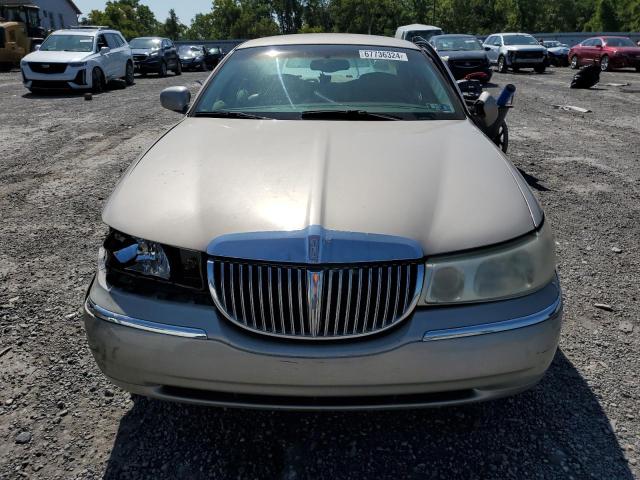 Photo 10 VIN: 1LNHM82W8YY783004 - LINCOLN TOWN CAR S 